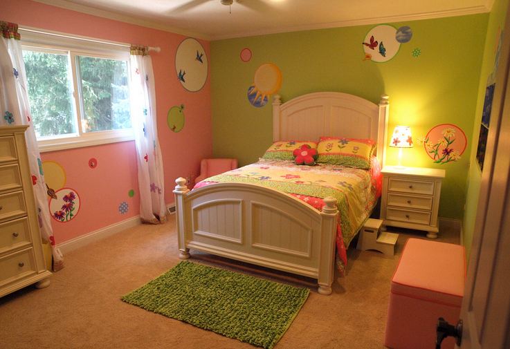 Girl Small Bedroom Decorating