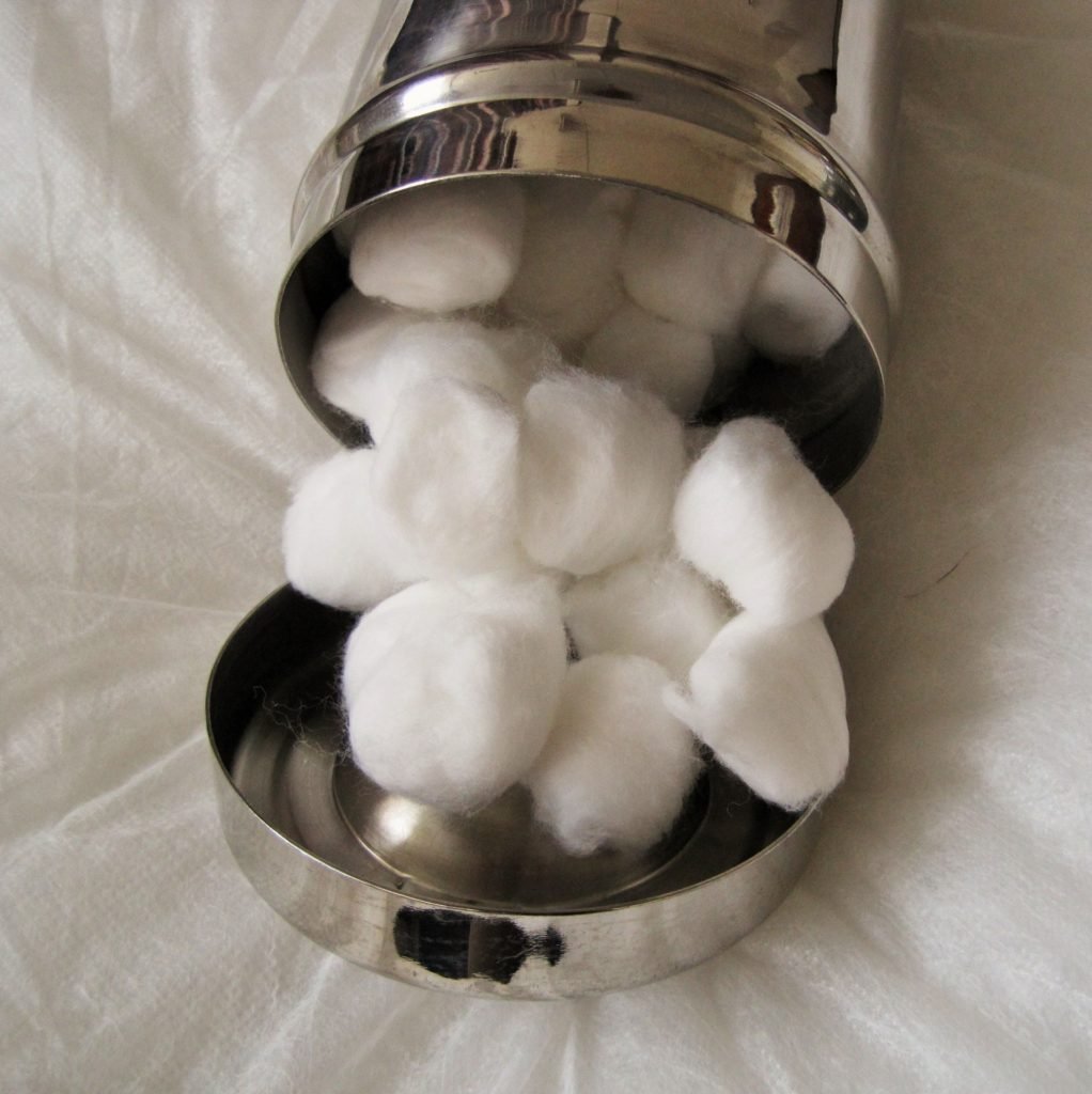 Cotton Balls for complex parts of your Furniture