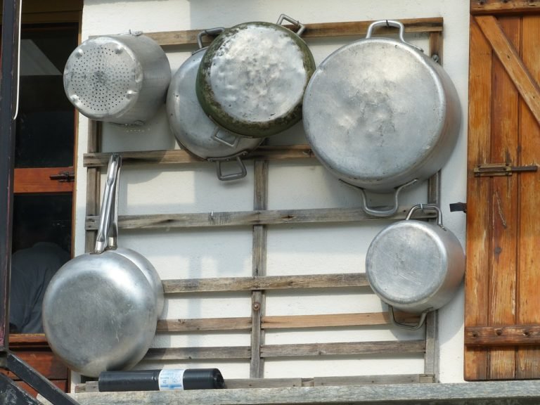 How To Clean Aluminum Pots - Homeaholic