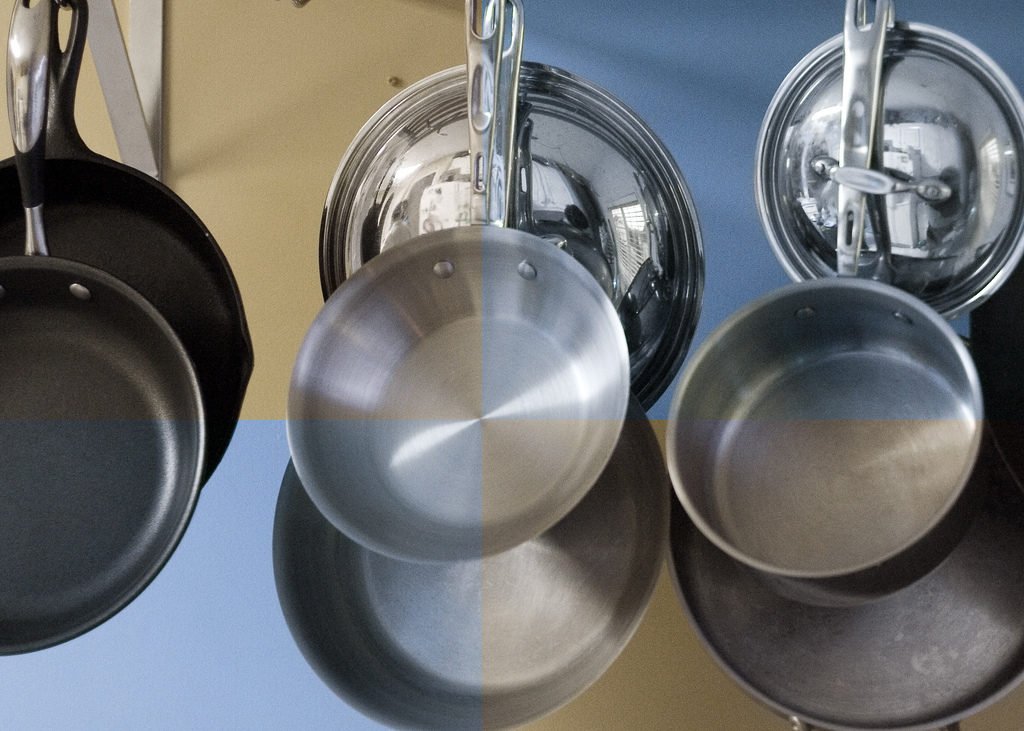 Baking Soda and Vinegar Cleaning Solution to Clean Pots and Pans